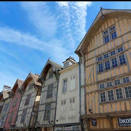 Superbe T2 De Caractere Au Centre Classe 3 Etoiles Troyes Bagian luar foto