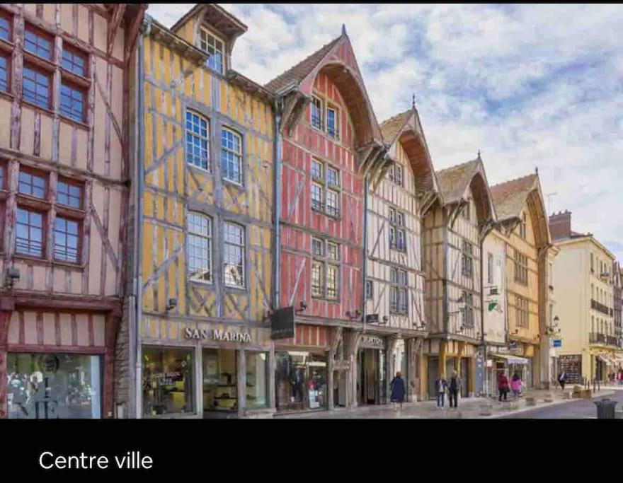 Superbe T2 De Caractere Au Centre Classe 3 Etoiles Troyes Bagian luar foto