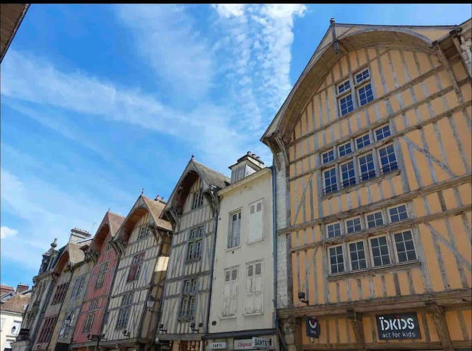 Superbe T2 De Caractere Au Centre Classe 3 Etoiles Troyes Bagian luar foto